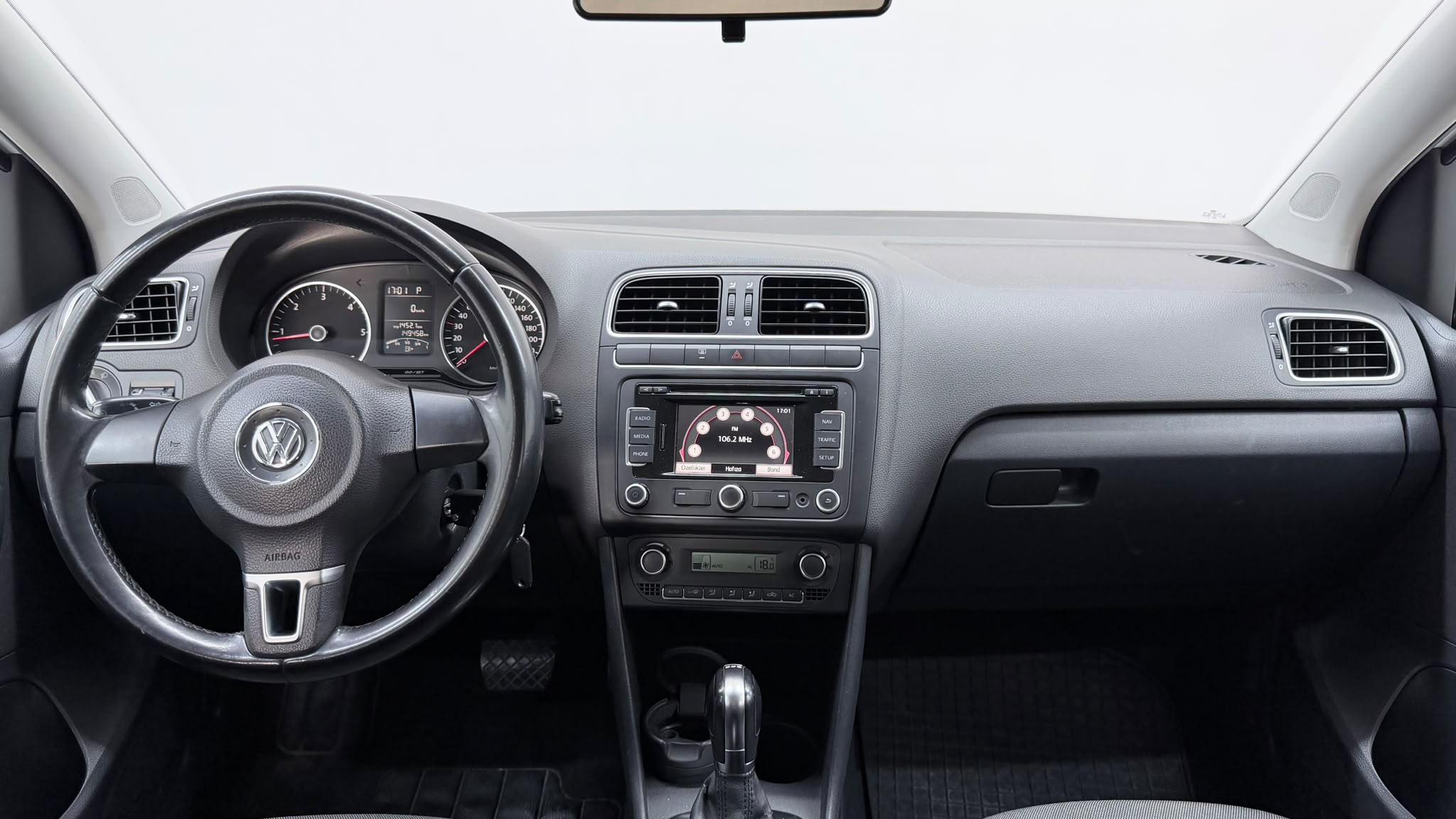VOLKSWAGEN POLO 11